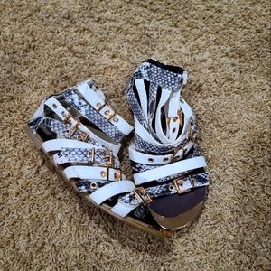 Shoe Dazzle sz 8.5 Snake Print Sandals